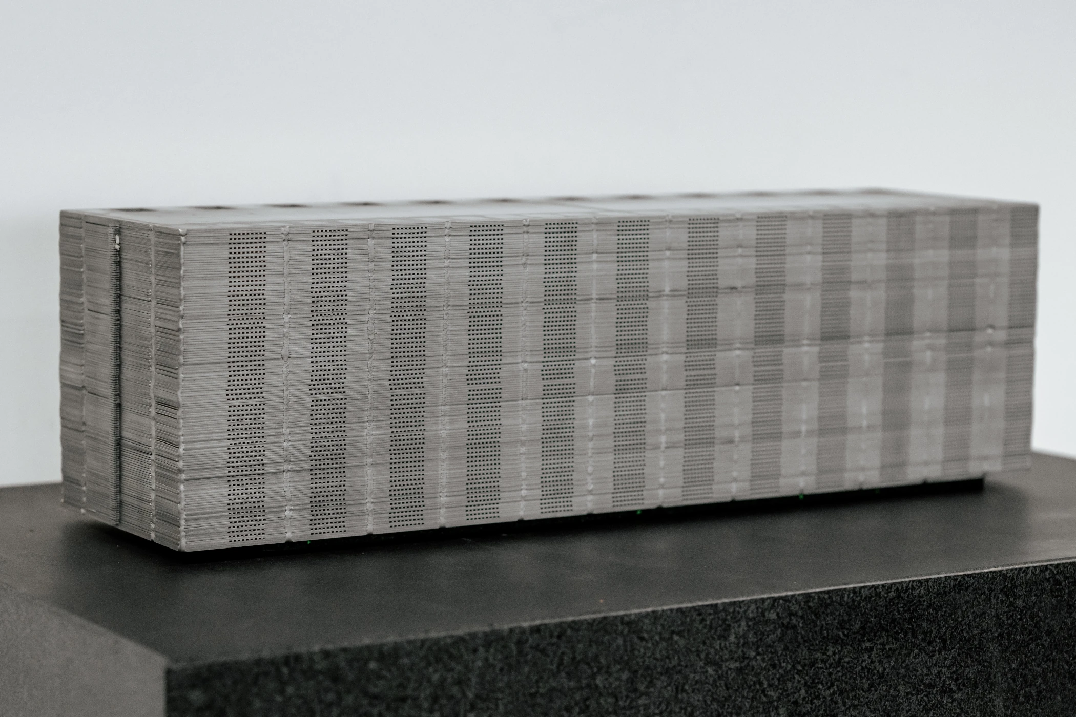 High-temperature recuperator core